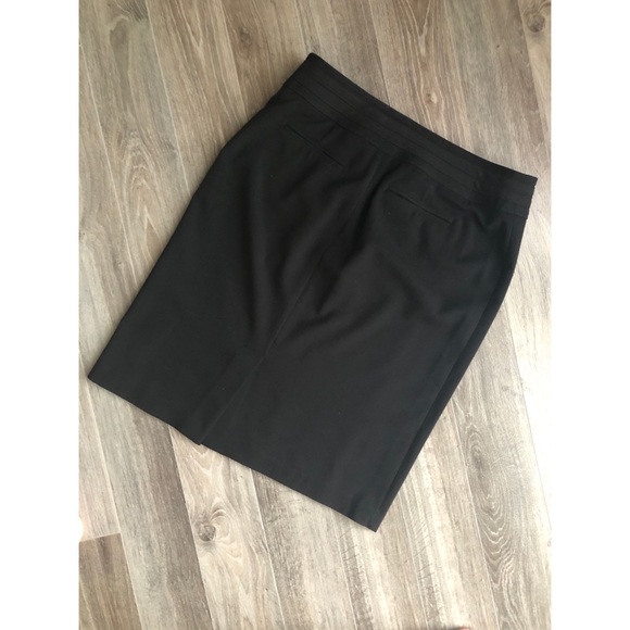 Black Skirt with zipper detailing - Picture 2 of 4
